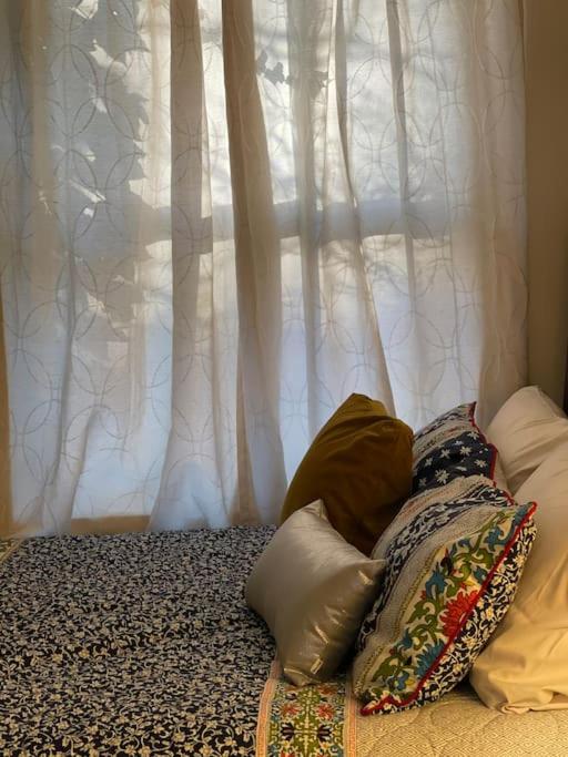Vintage 2 bed 2 bath suite Distillery District