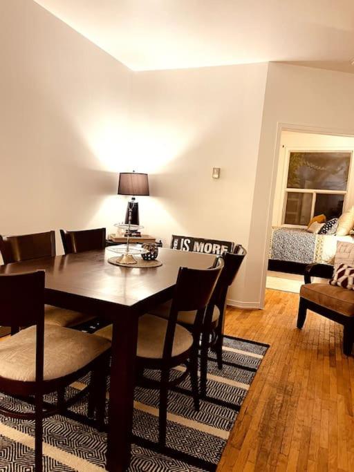 Vintage 2 bed 2 bath suite Distillery District