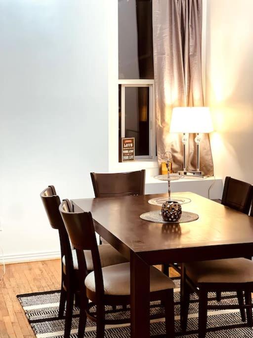 Vintage 2 bed 2 bath suite Distillery District