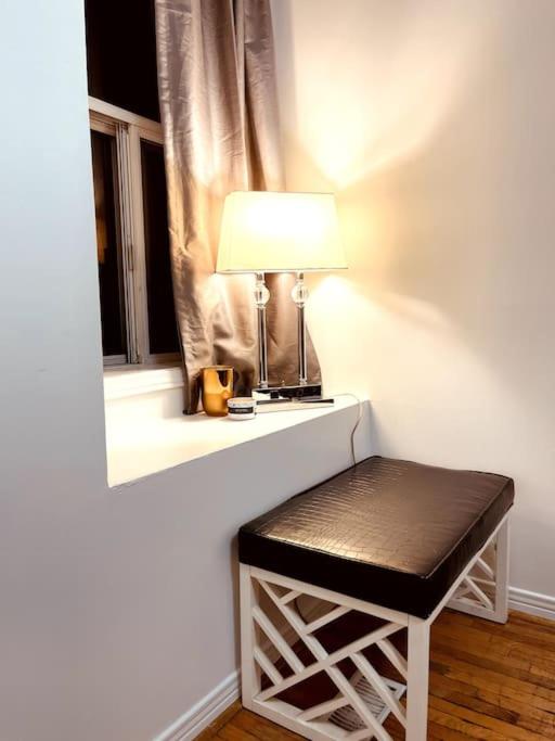 Vintage 2 bed 2 bath suite Distillery District