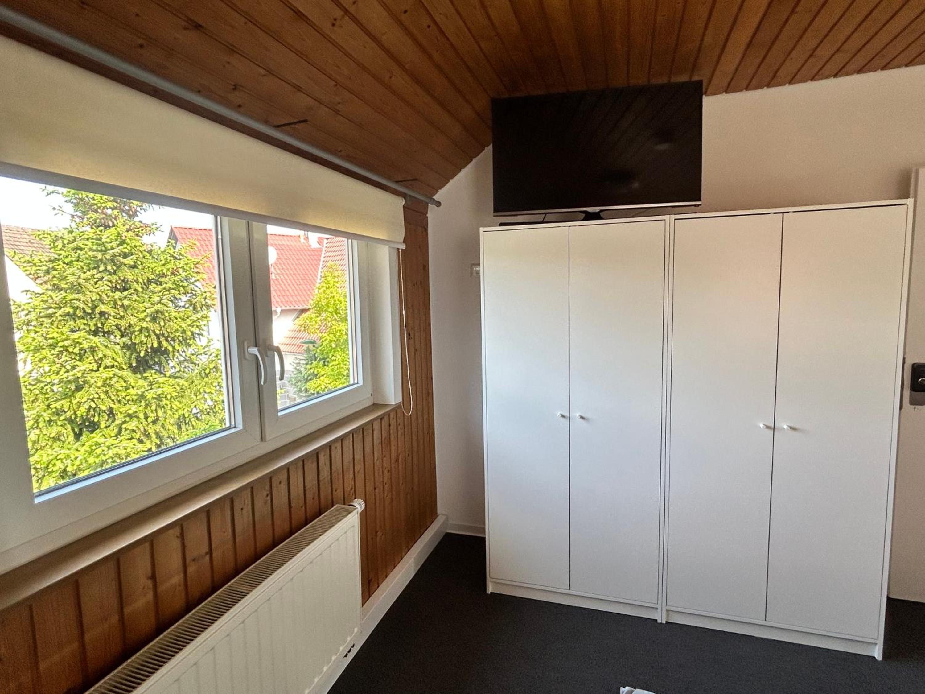 Monteurhaus Business-House für 14 Personen, Küche, Smart-TV