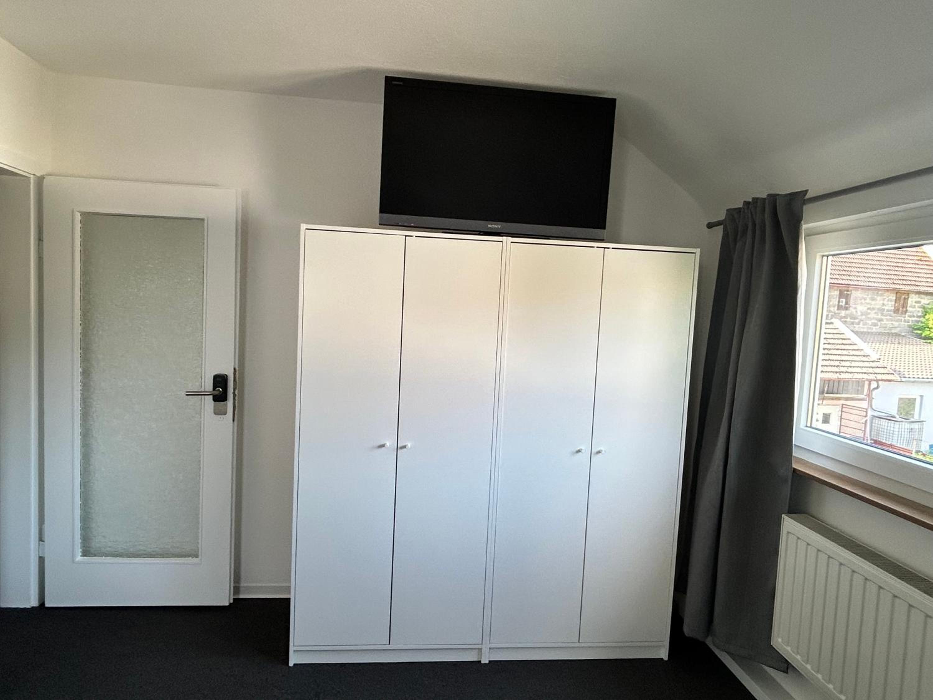 Monteurhaus Business-House für 14 Personen, Küche, Smart-TV