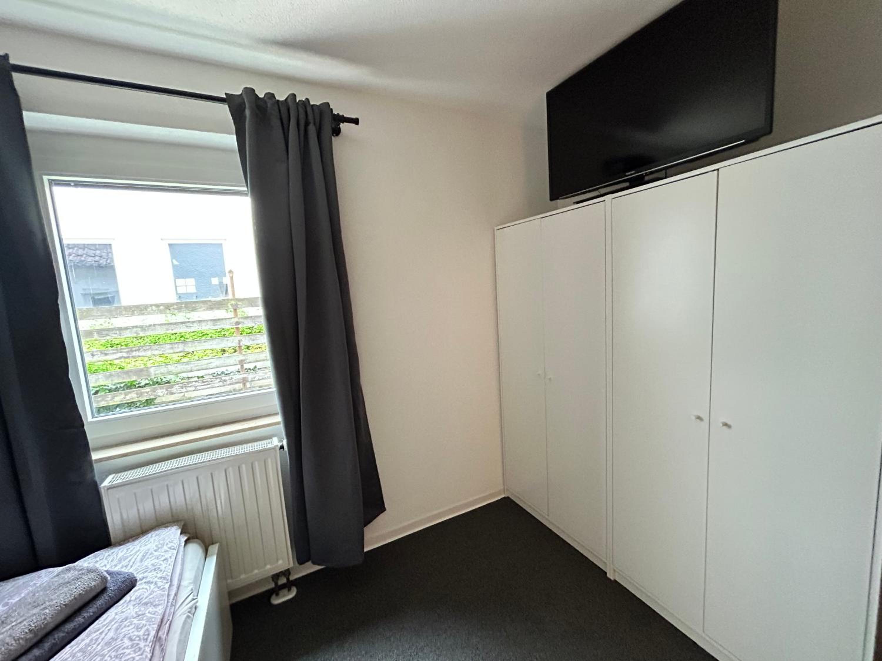 Monteurhaus Business-House für 14 Personen, Küche, Smart-TV