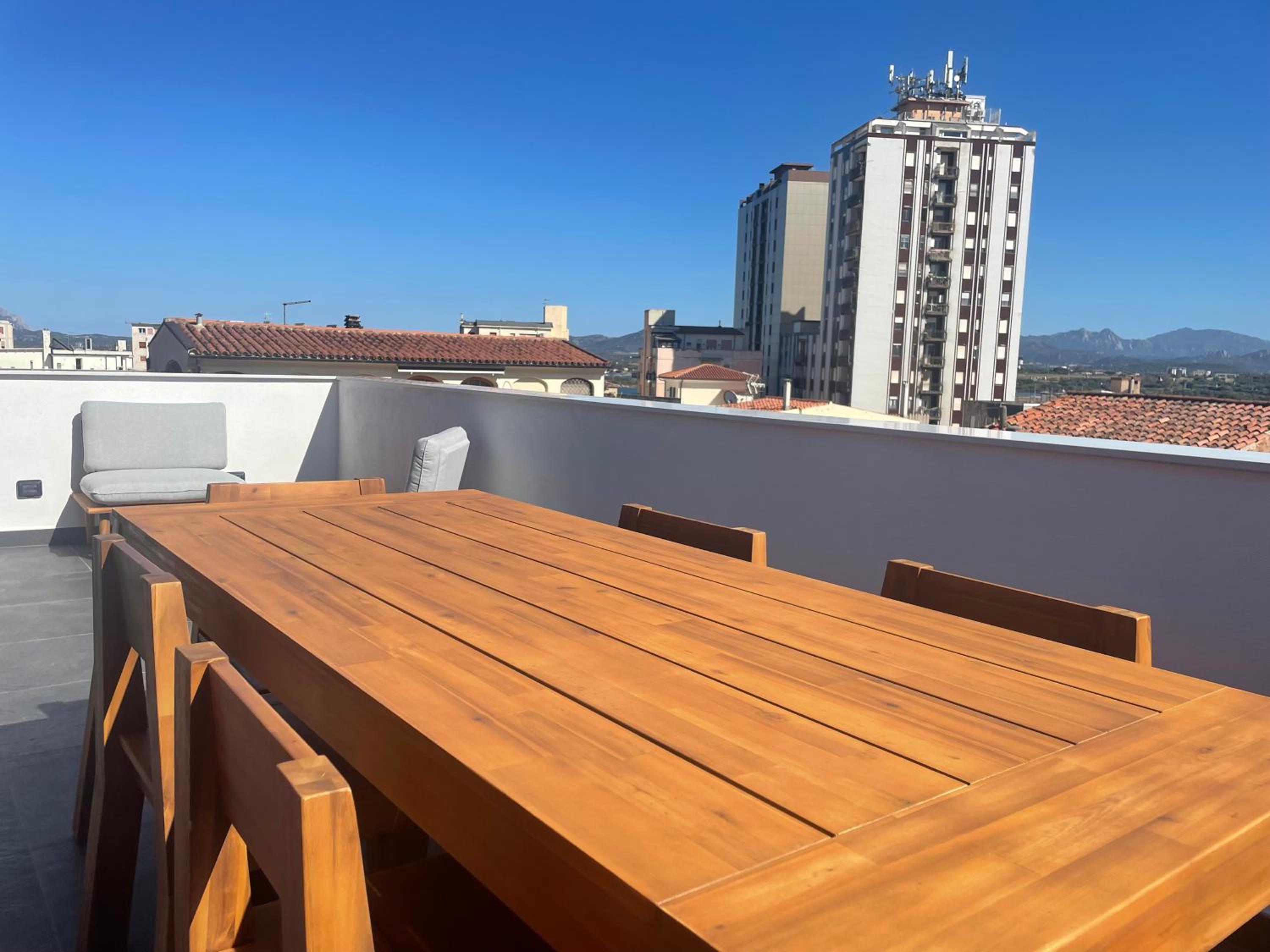 Penthouse-2BR-Roof terrace-Renovated & fully equipped-Historical Centre-Superior Quality view 4
