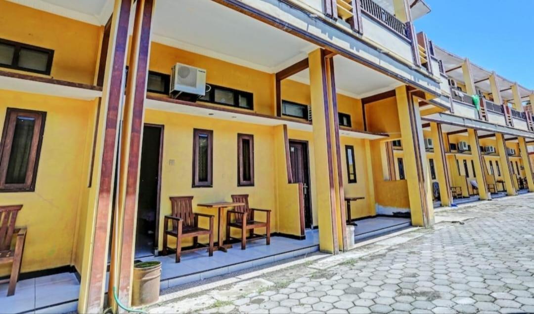 RedDoorz at Ratu Homestay Syariah Near Lippo Mall Banyuwangi