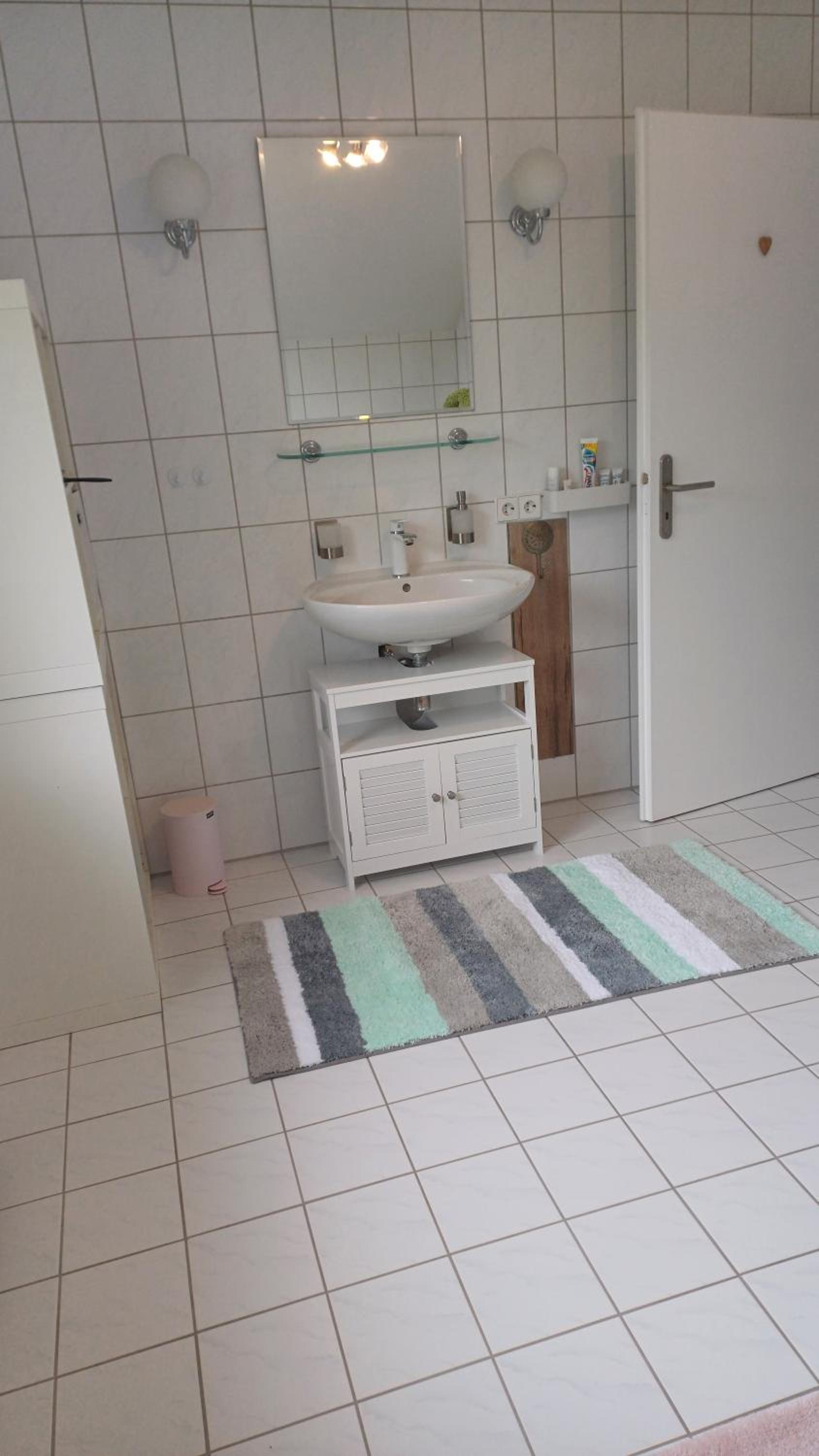 Helle schöne Dachgeschosswohnung mit Balkon