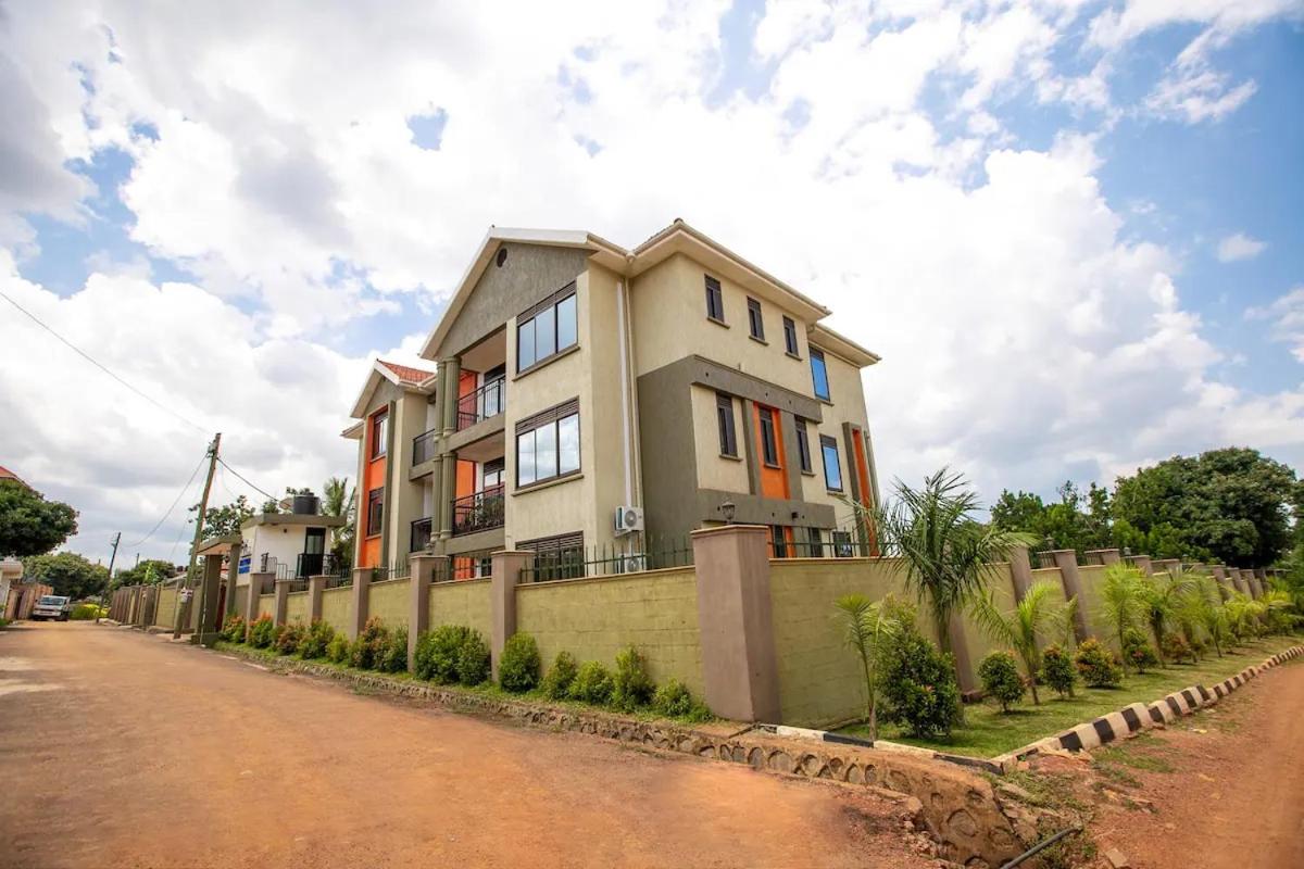 Gazman Dweling Louges Uganda view 5
