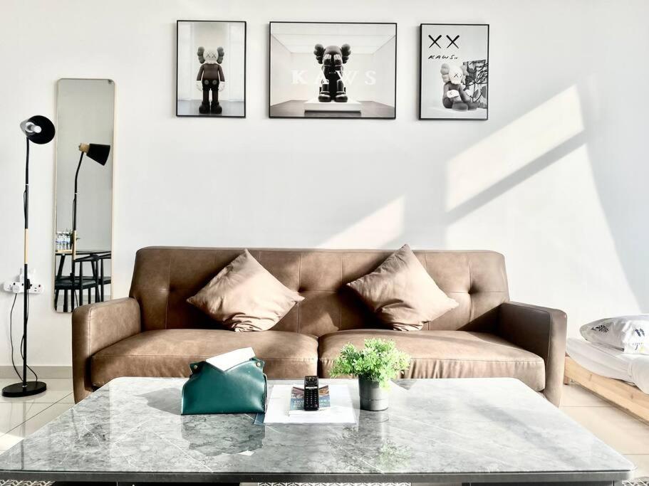 Beacon Executive Suites #Warmth #SkyPool #Georgetown #5pax #2BR 2bath #2Queen 1Single #Quality well maintained #Private host view 4