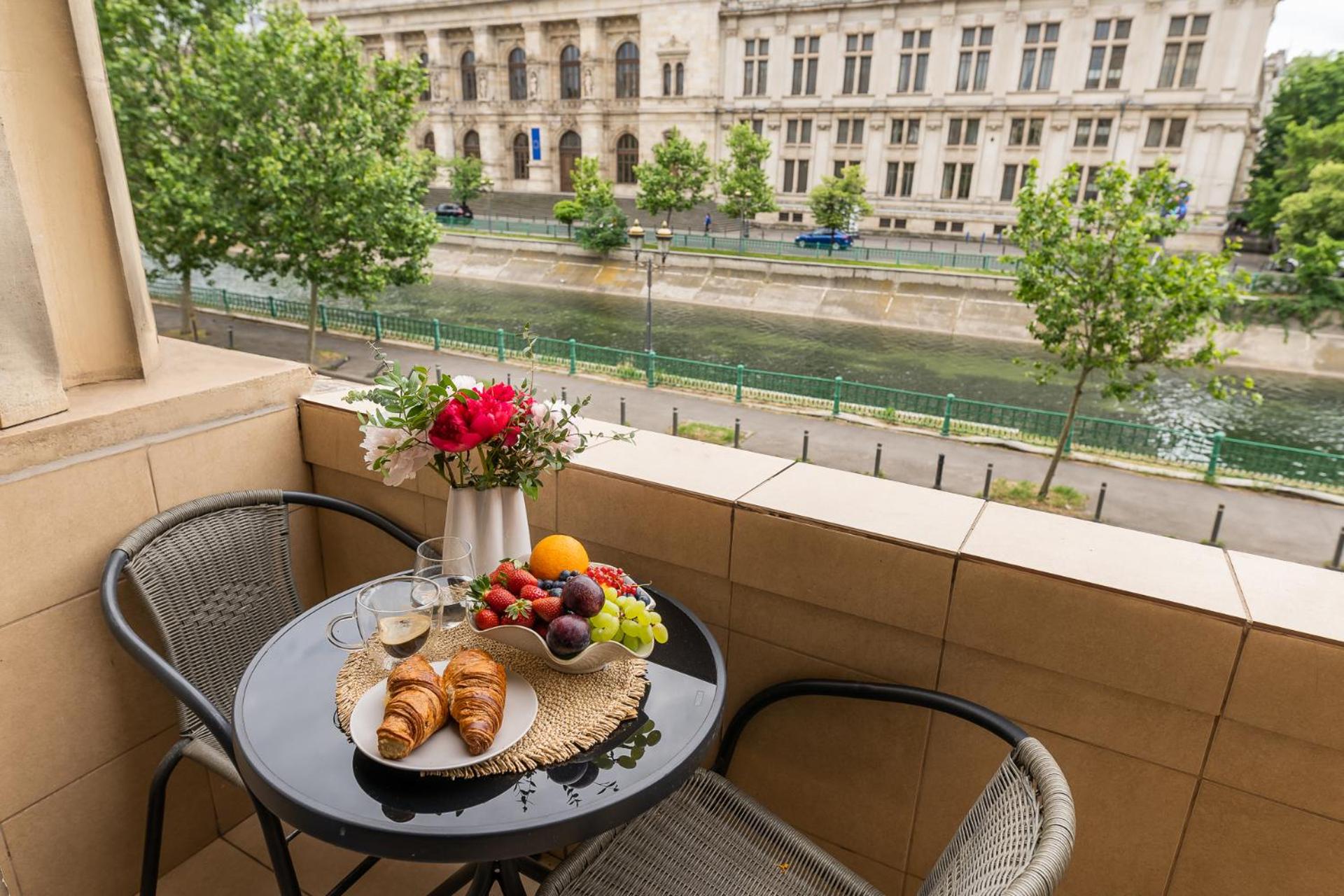 AIASTAY Bucharest River Apartments