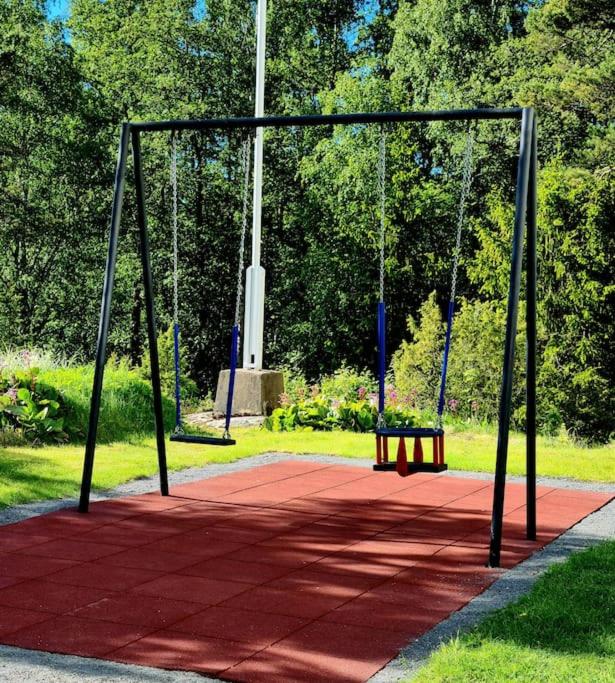 Meren rannalla viihtyisä asunto.
