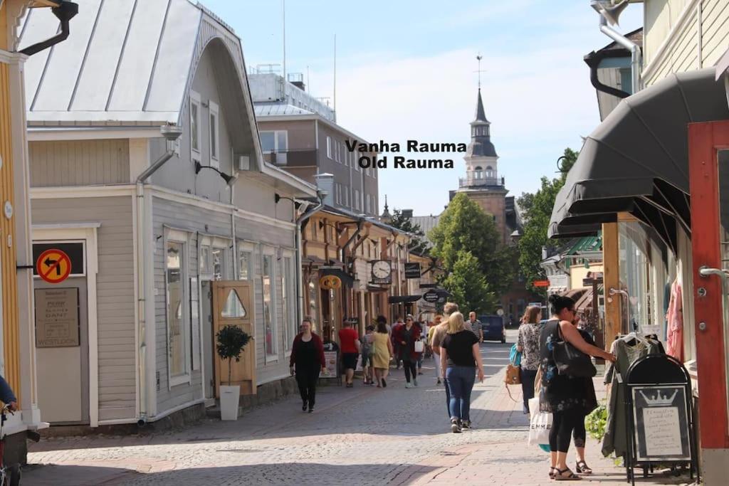 Meren rannalla viihtyisä asunto.