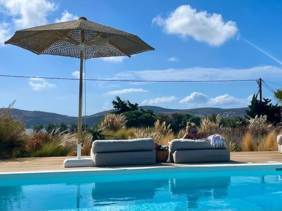 Moderne Villa mit Pool und Meerblick