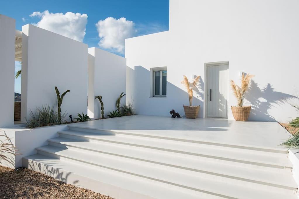 Moderne Villa mit Pool und Meerblick