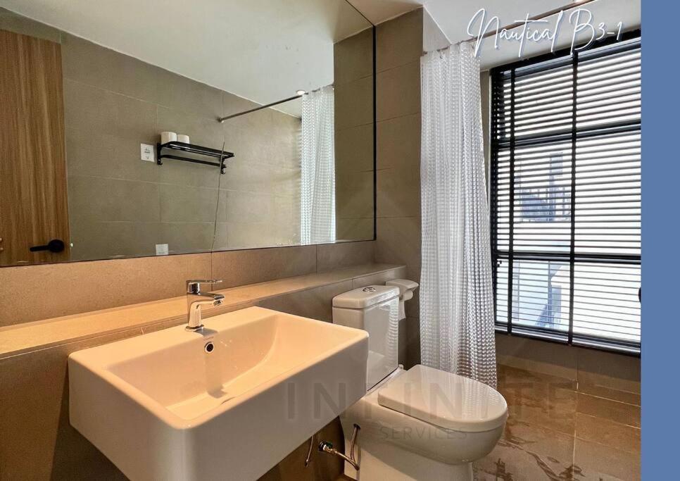 Roxy Sematan Beach Apartment 2BR or Studio photo 4