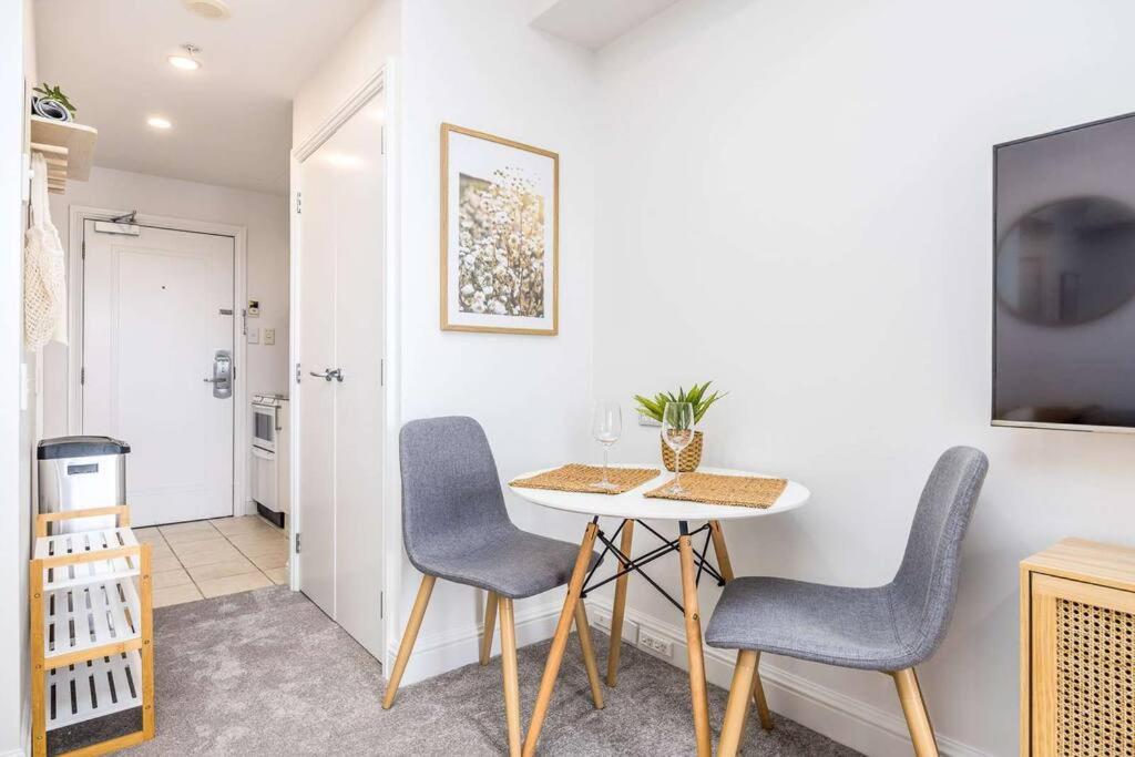 CBD Studio Getaway view 5