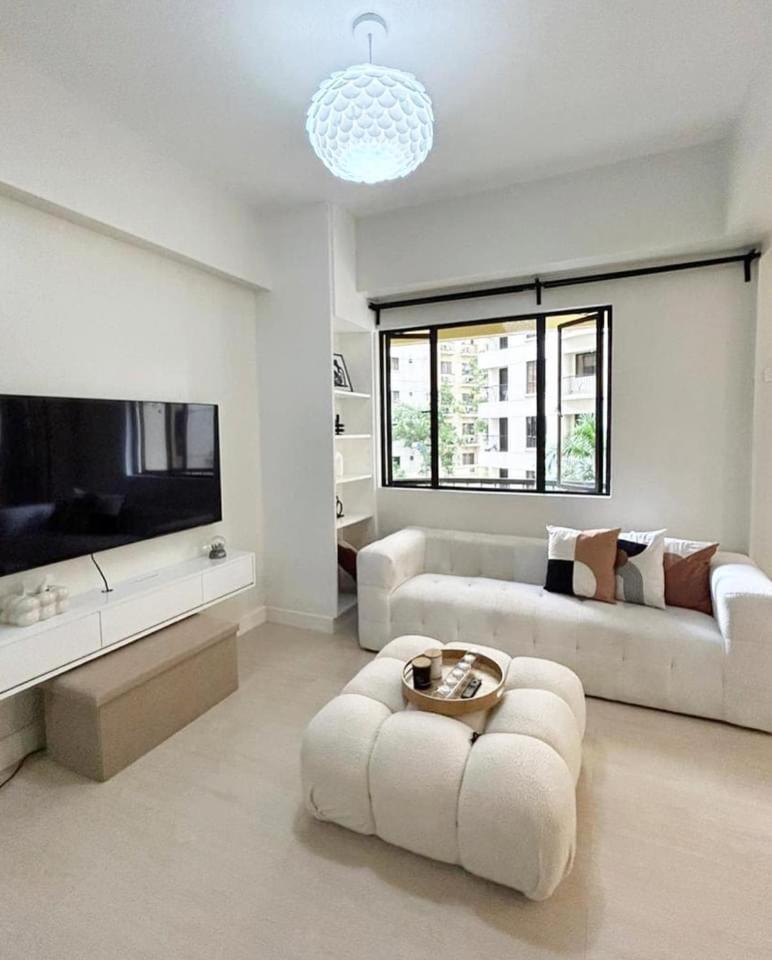 Relax in style: Modern Airbnb and Netflix view 2