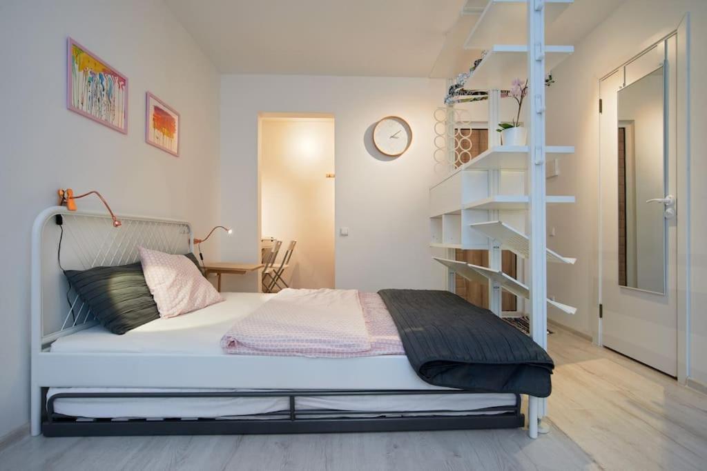 ☆ Perfect Spot Apartment ☆ everywhere in 10 min. view 4