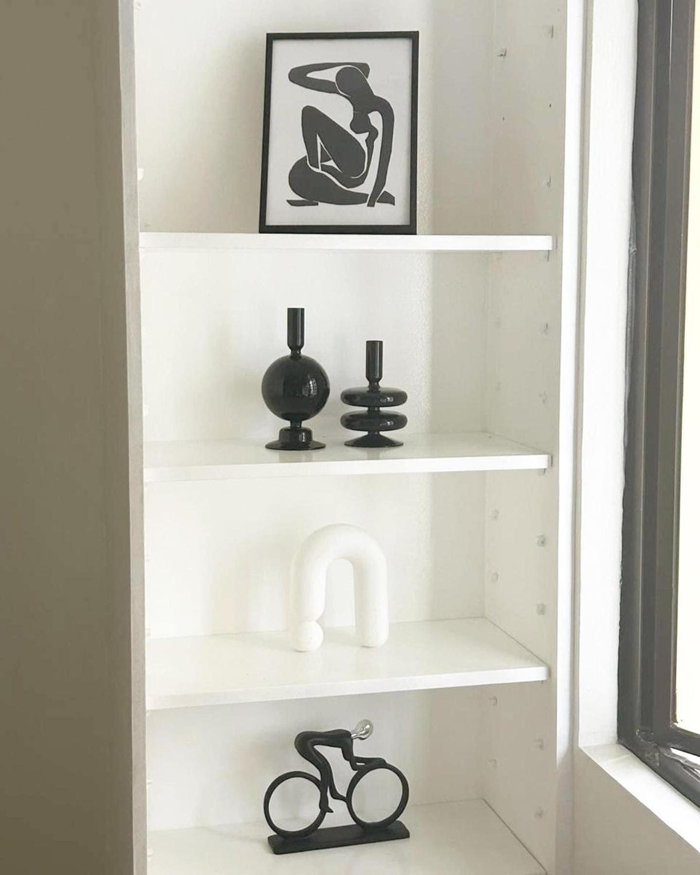 Relax in style: Modern Airbnb and Netflix view 4
