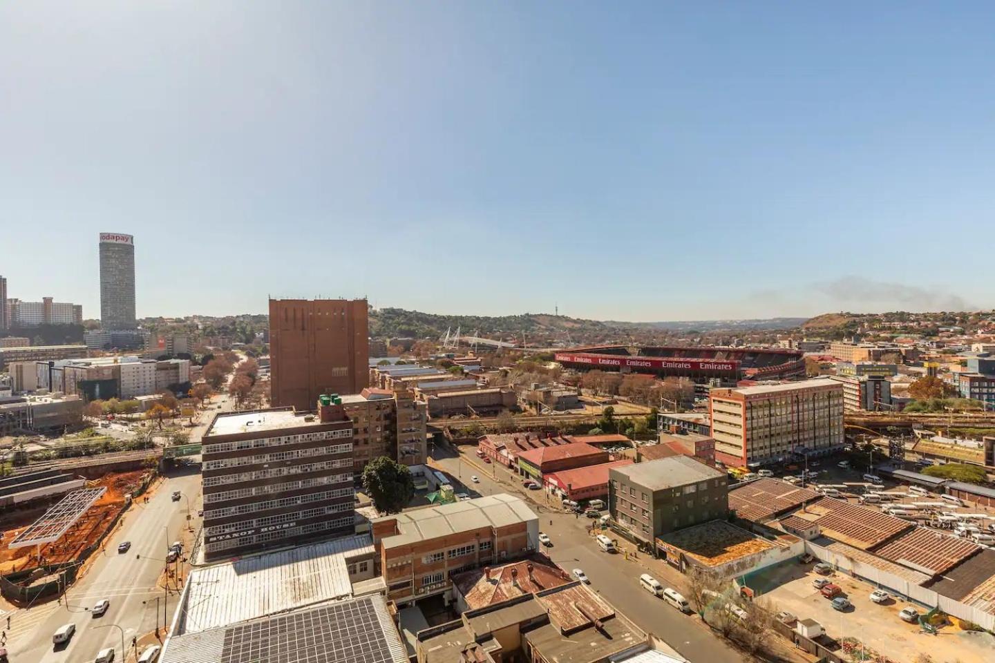 Johannesburg Maboneng Designer Apartment with City Views - Full Backup Water & Electric