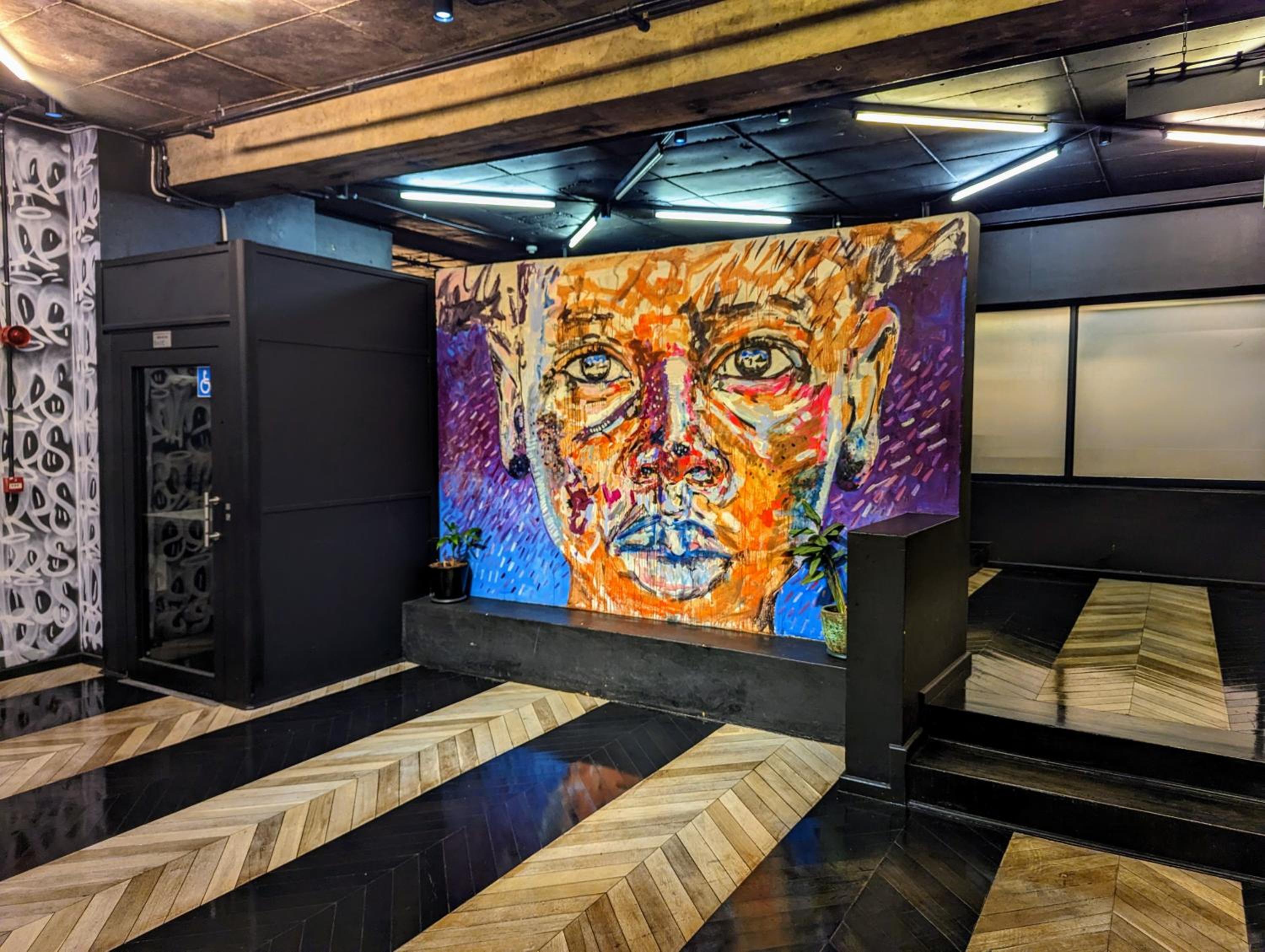 Johannesburg Maboneng Designer Apartment with City Views - Full Backup Water & Electric
