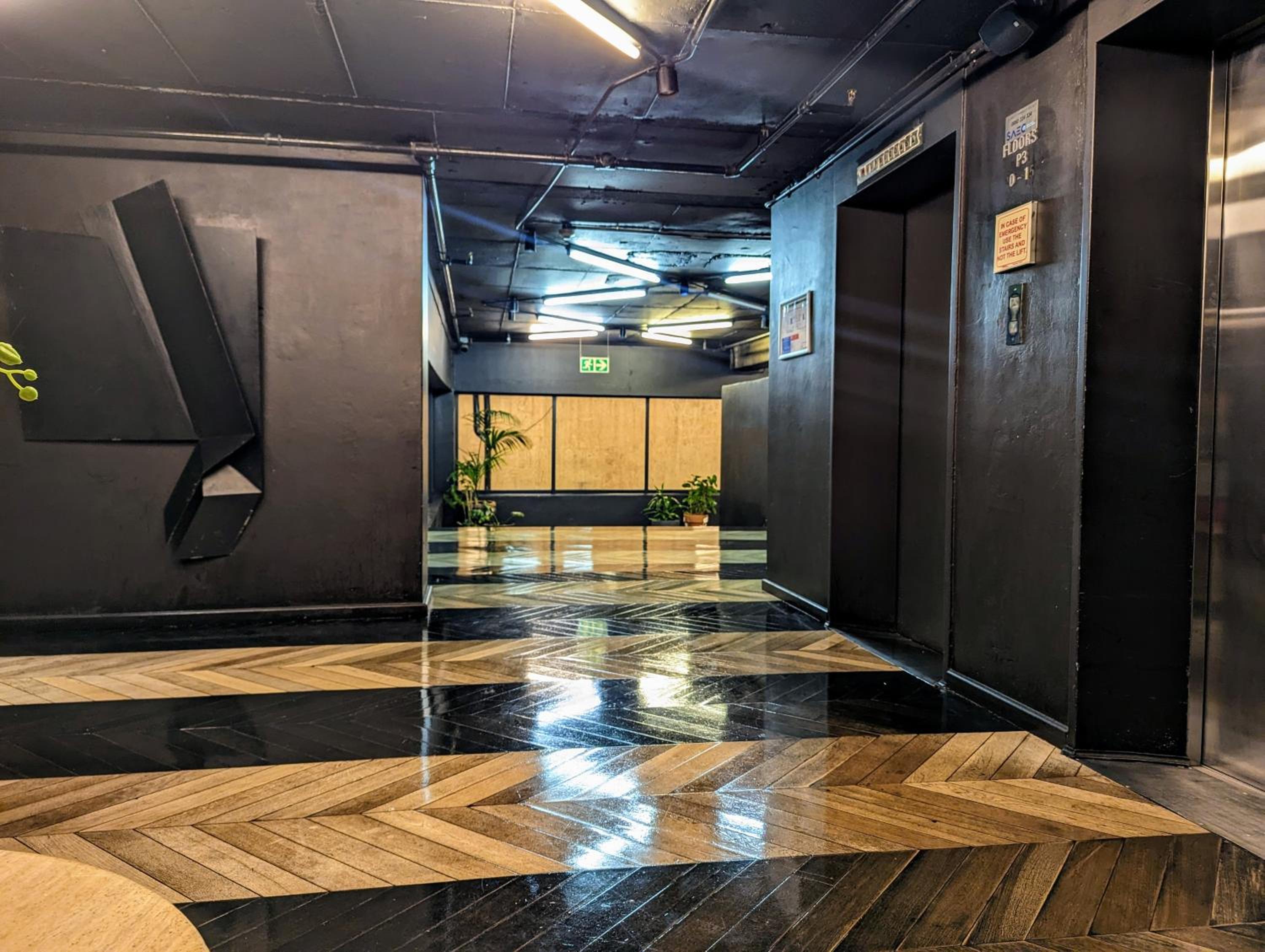 Johannesburg Maboneng Designer Apartment with City Views - Full Backup Water & Electric