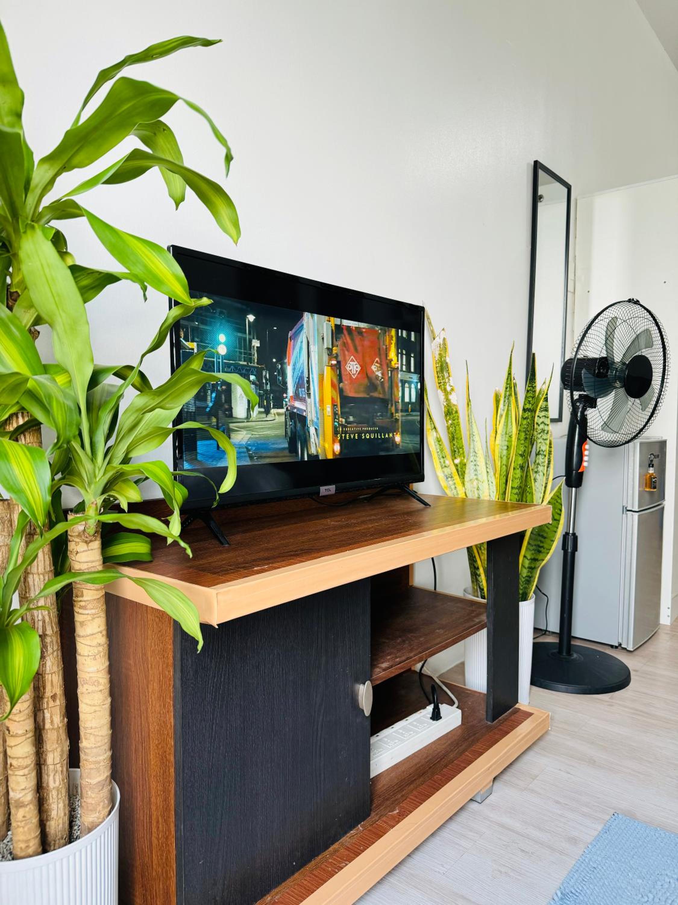 Vinia Infinity Studio 1 Near Malls with WiFi and Netflix view 5