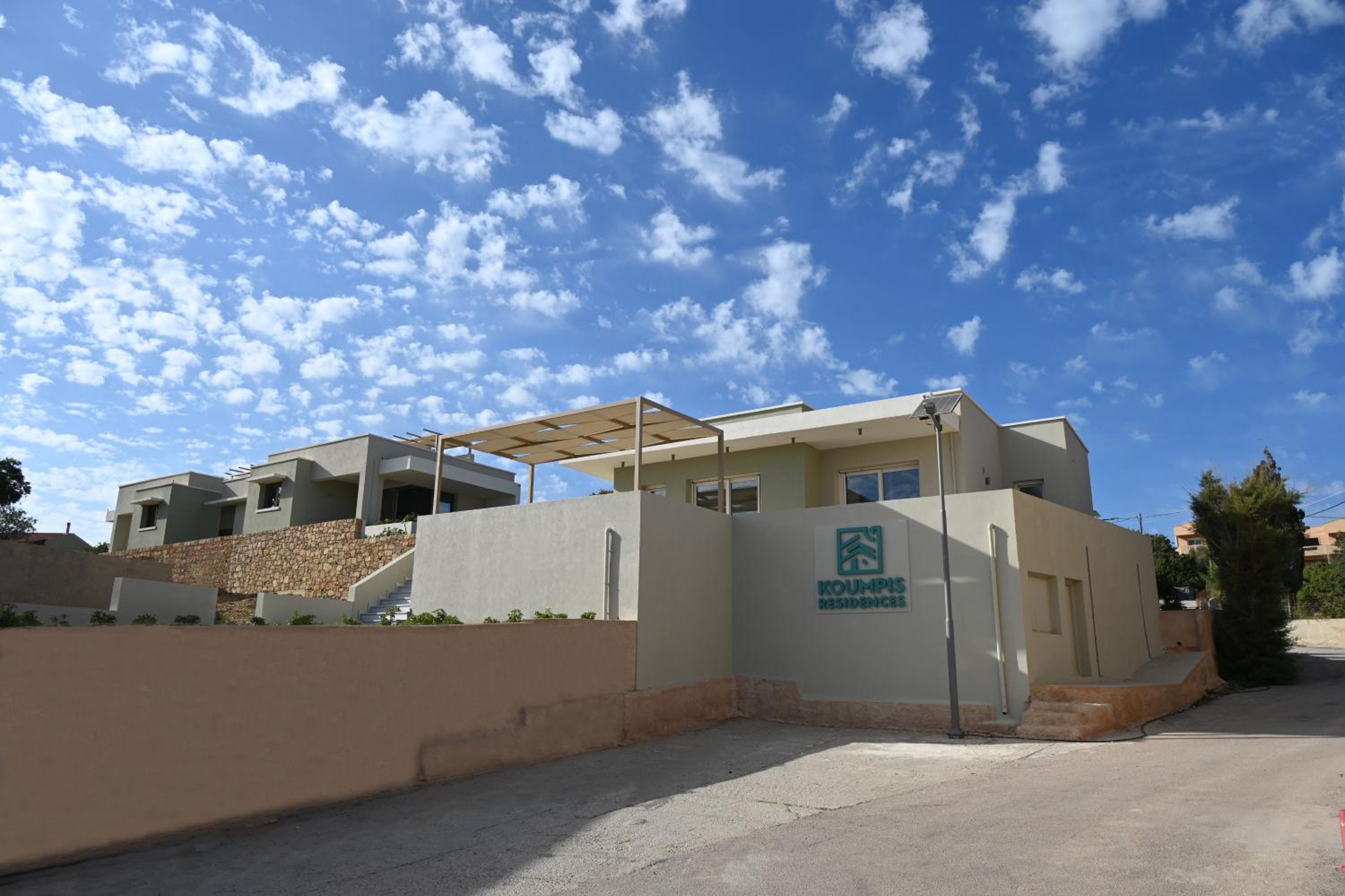 Hotel Koumpis Residences - Image 1