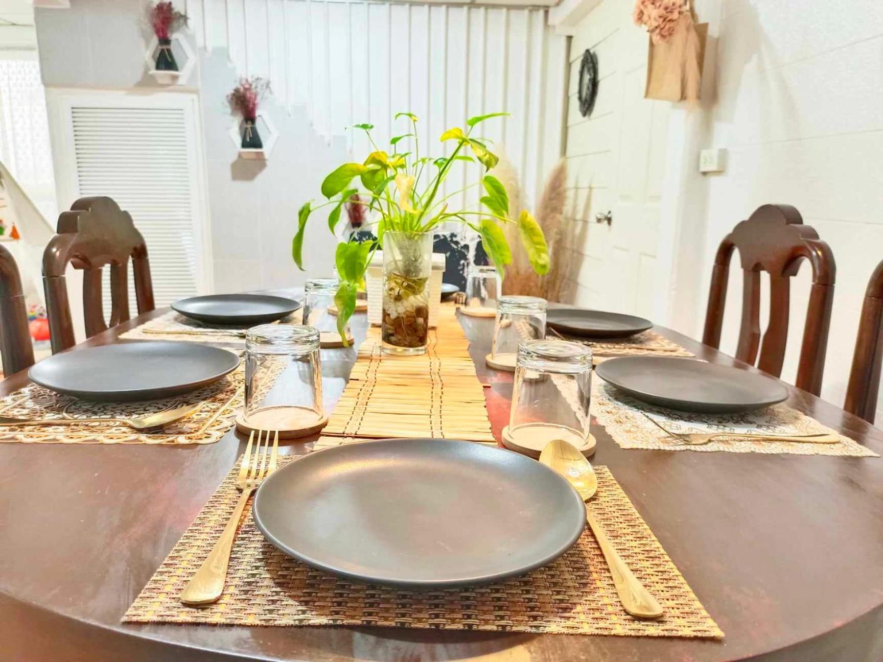 Getaway Villa Bangkok - 4 Bedroom,6 Beds and 5 Bathroom