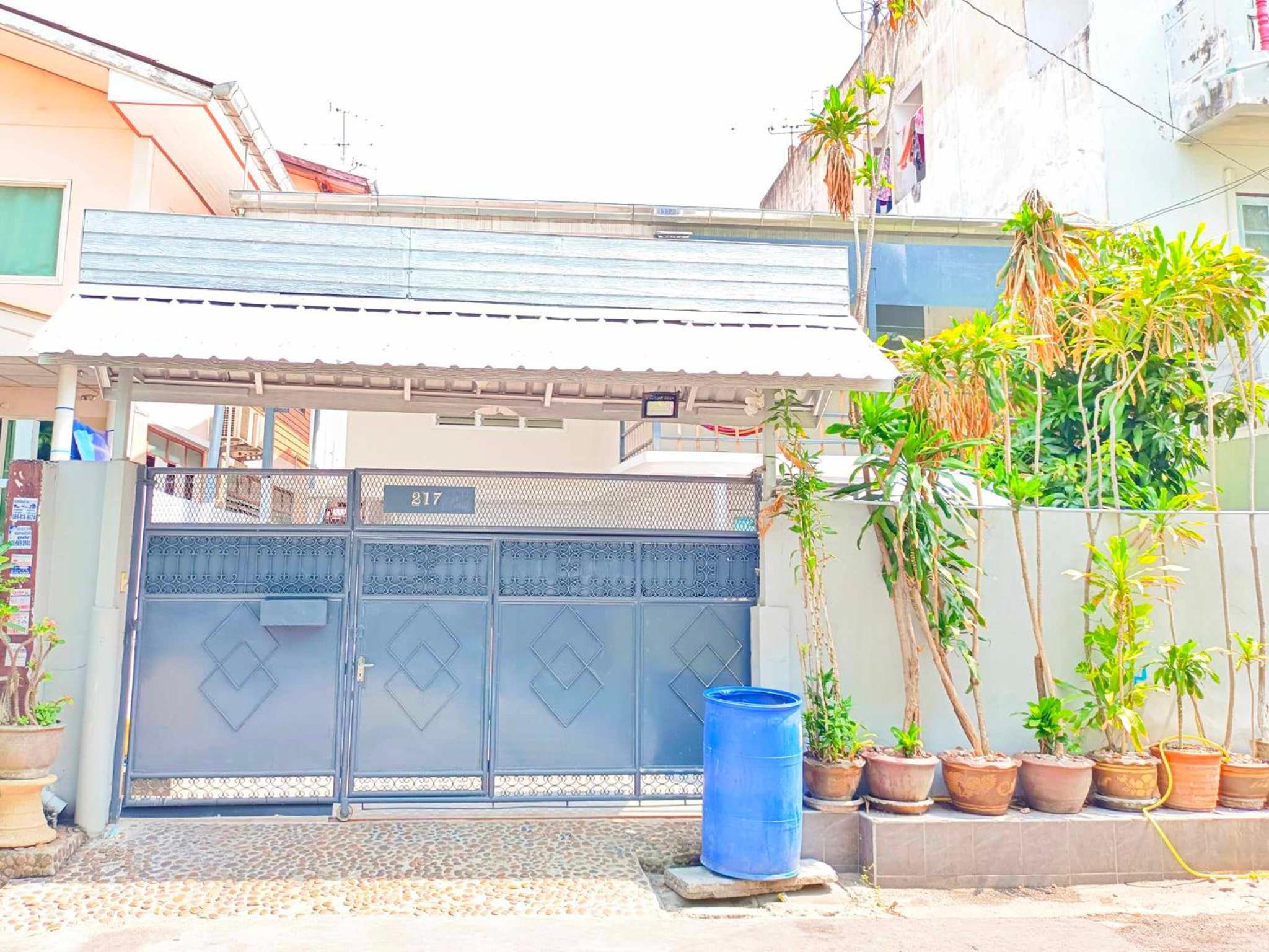 Getaway Villa Bangkok - 4 Bedroom,6 Beds and 5 Bathroom