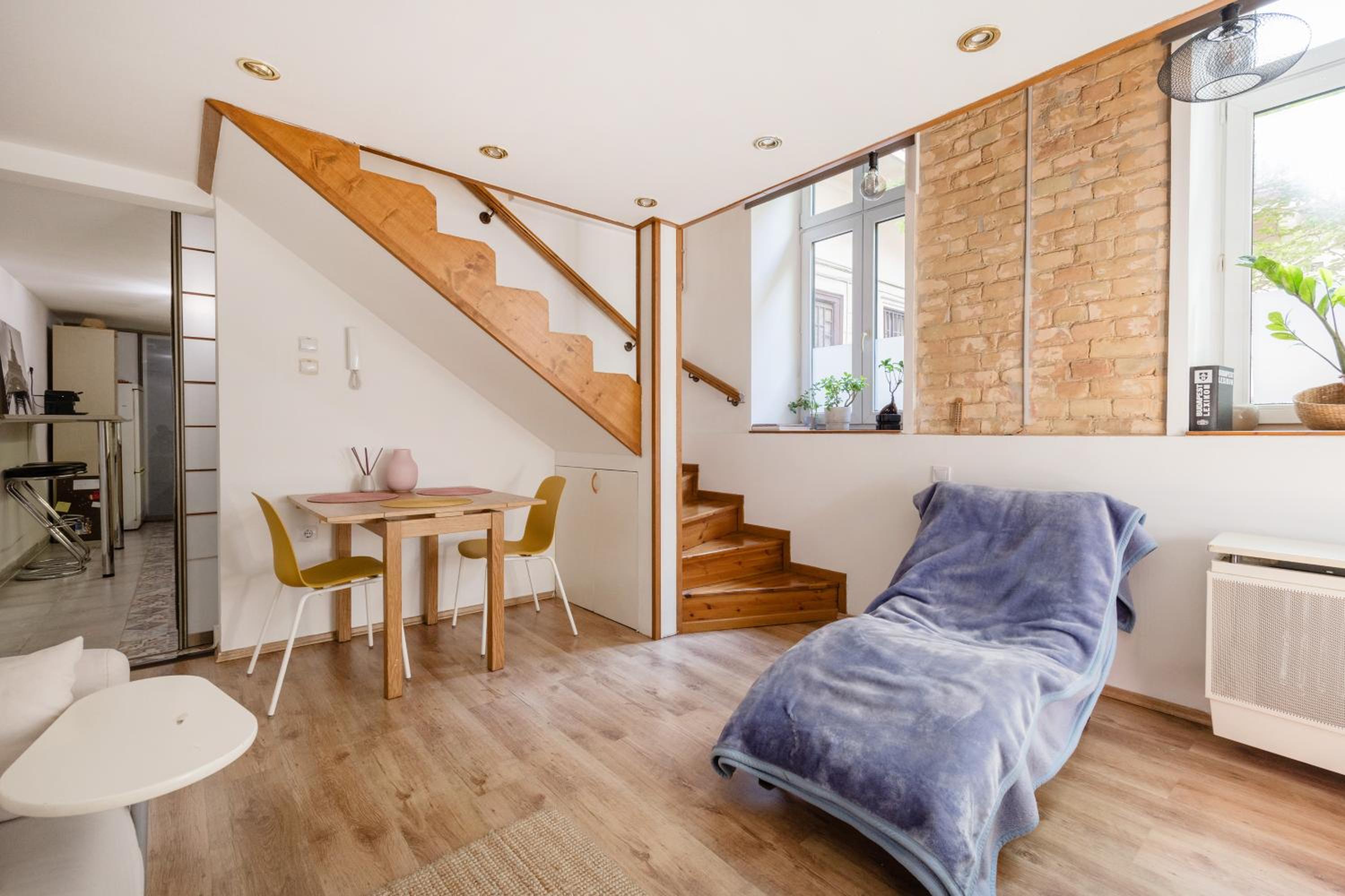 Stylish Natural Apartment with SAUNA - Heroes Square