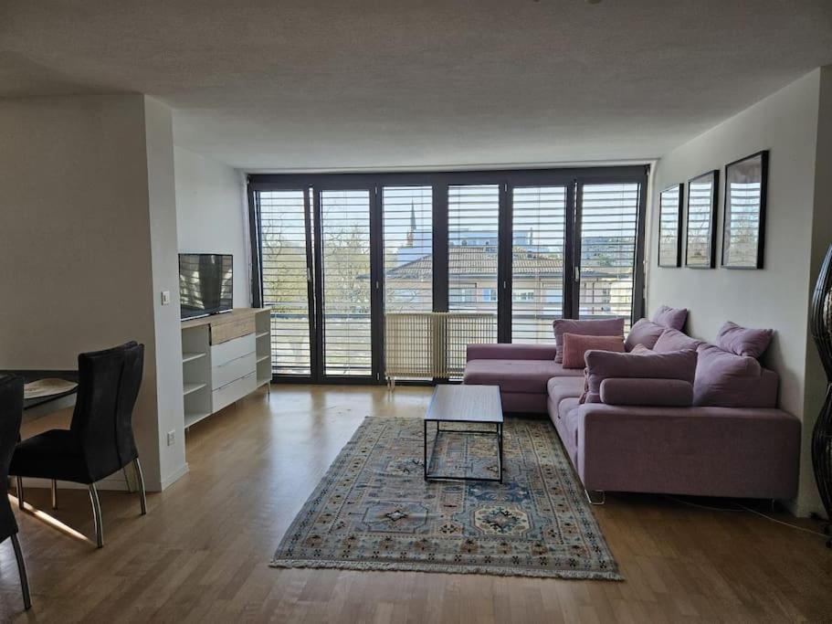 City feel good with forest view