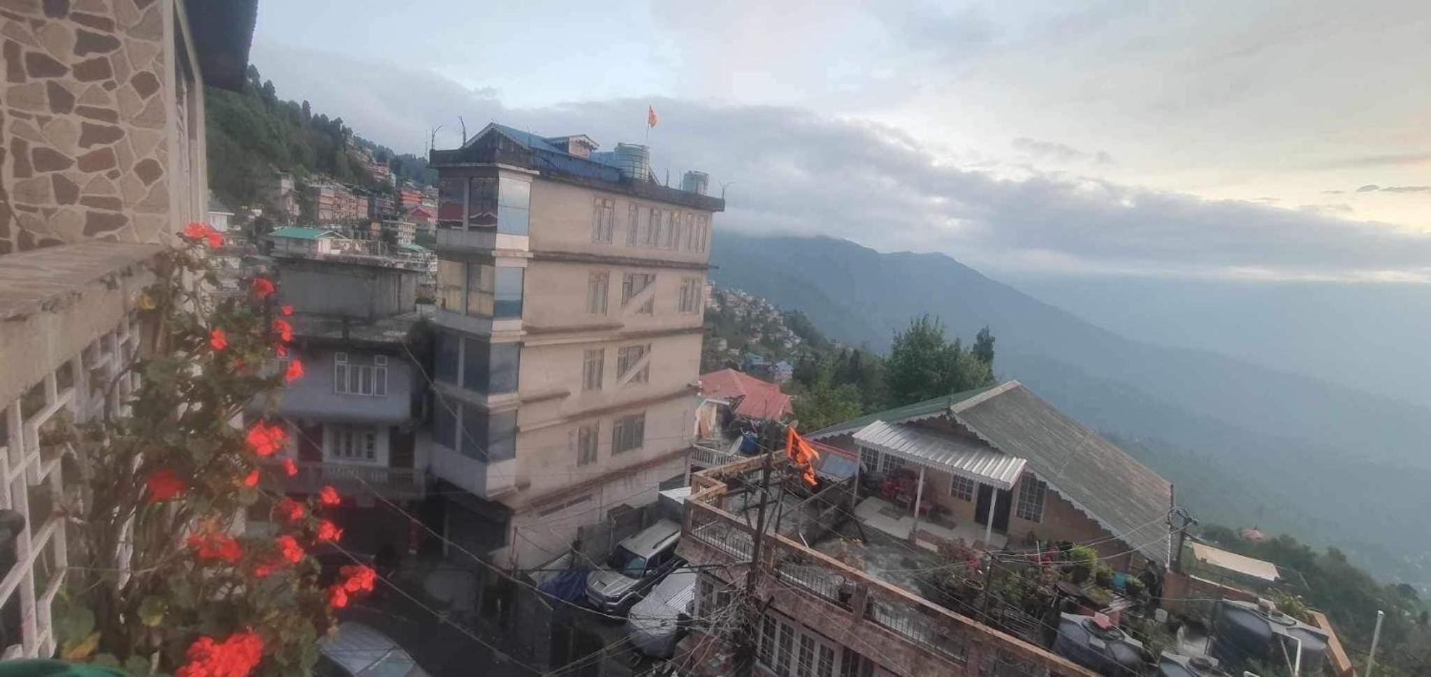 Adhikari niwas