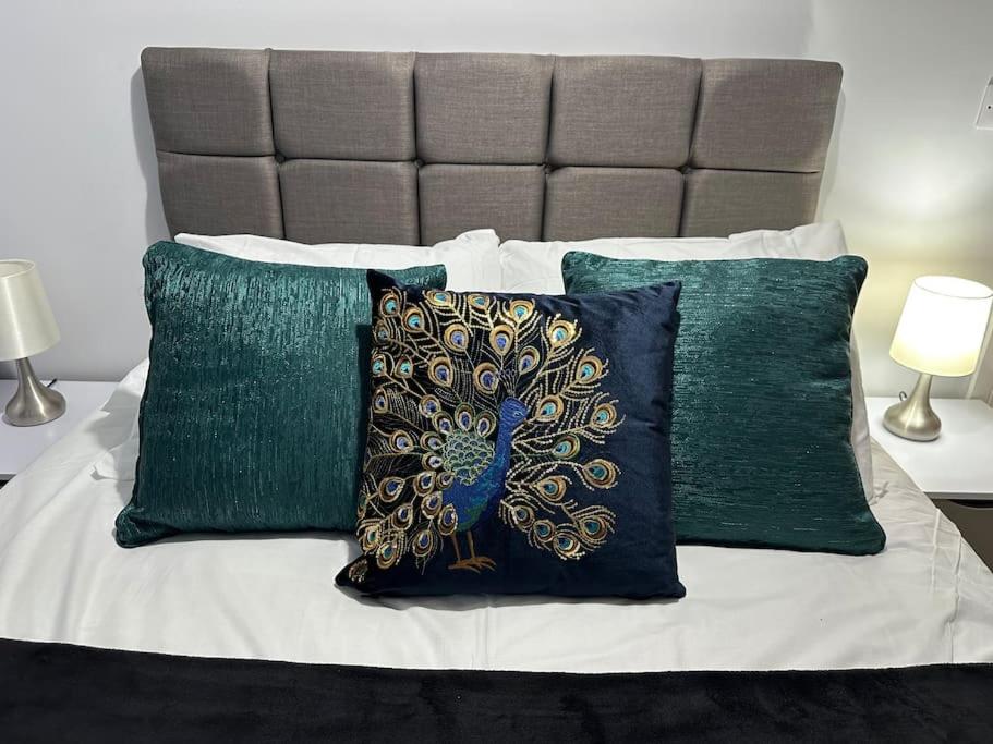 Modern, spacious with s/king bed Apartment view 4