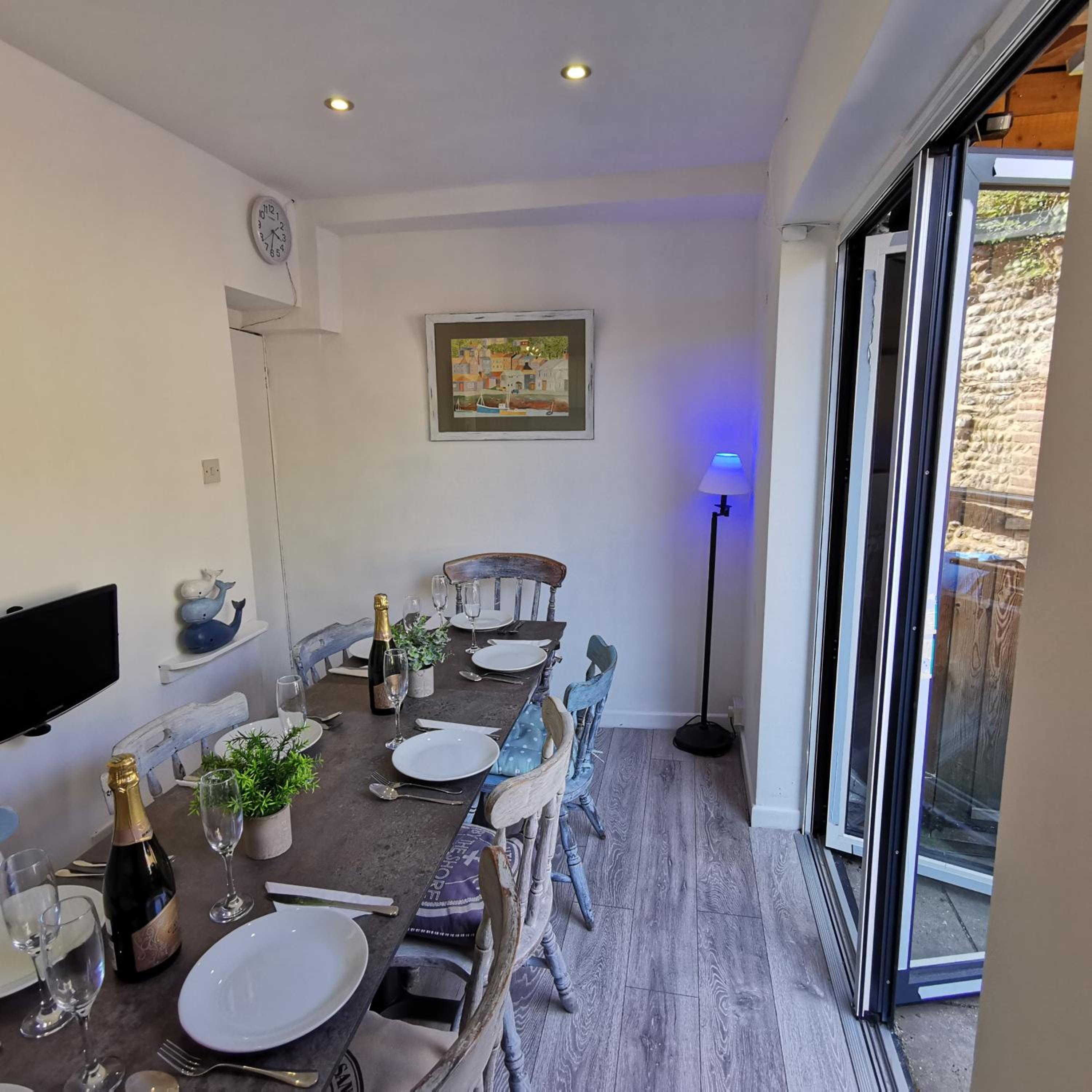 AnchorageWells King Room-Only or the Entire Cottage for 8 with 4 King Ensuite Rooms view 5