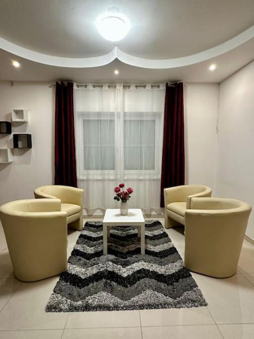 flumen stays I Cozy house with free parking