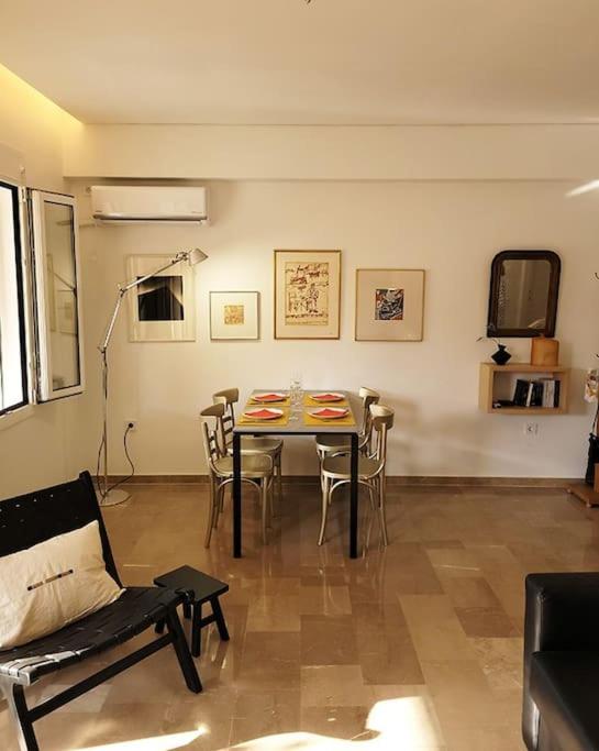 Charming veranda in Exarcheia photo 5