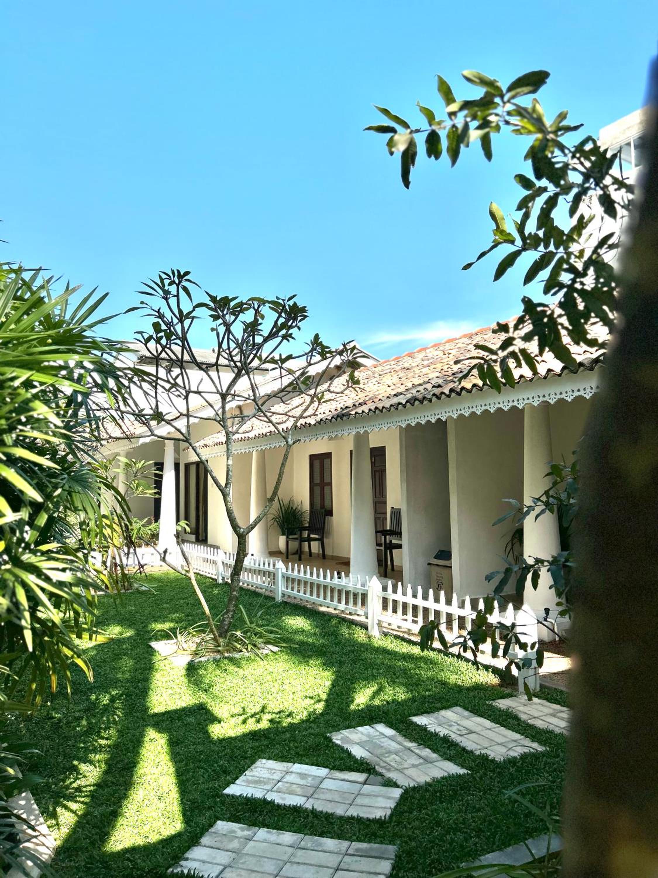 Hotel Moonbeam Beach Heaven - Image 1