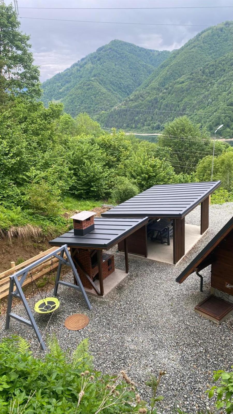 Wild Cabin