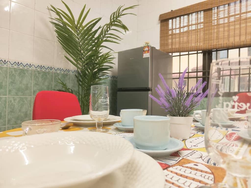 3mins to Ikea Toppen Tebrau johor bahru 4 to 14 pax double storey