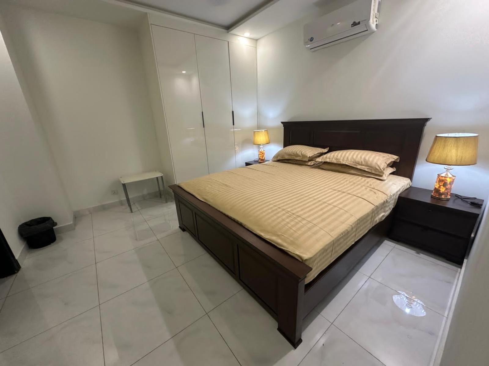 Zameen Opal Appartment # 324, 3rd floor, Lahore view 2