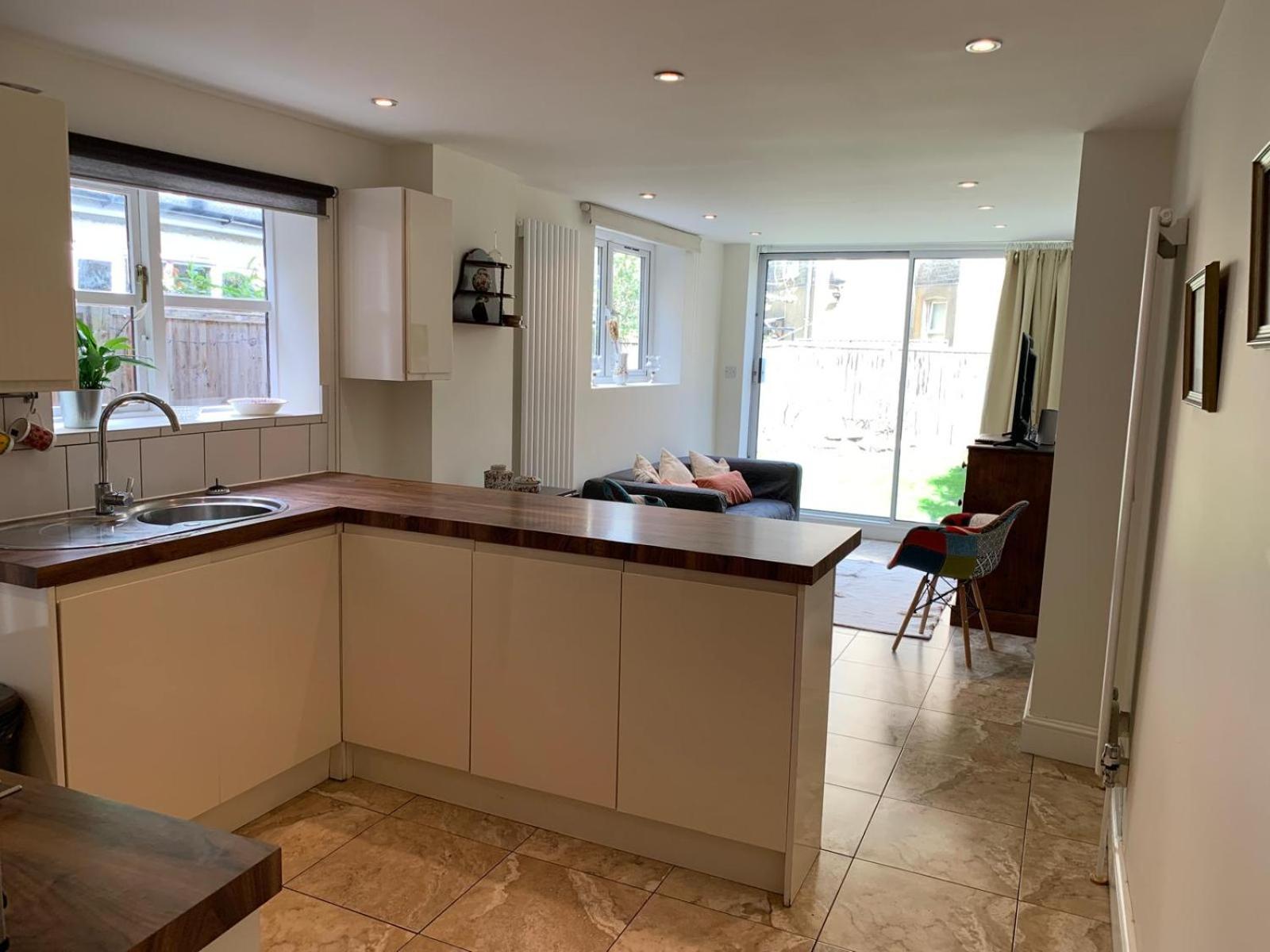 Garden flat-nice natural light