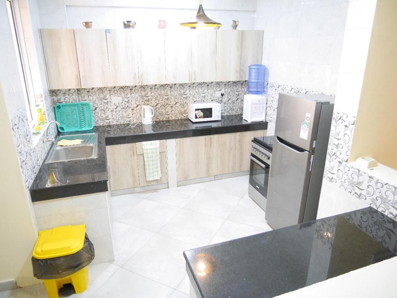 3 Bedrooms Mulu view 2