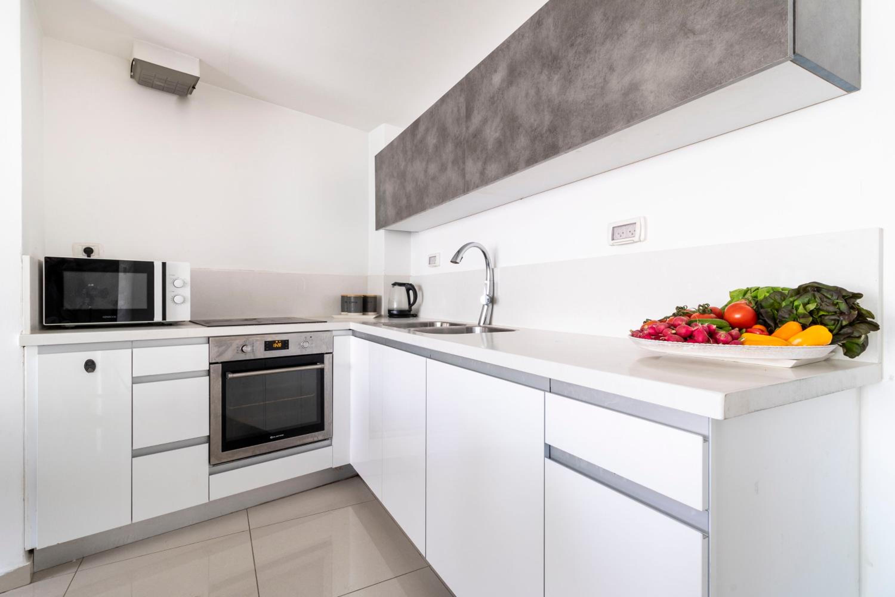 Stylish 1 Bedrooms Parking At City Gate view 2