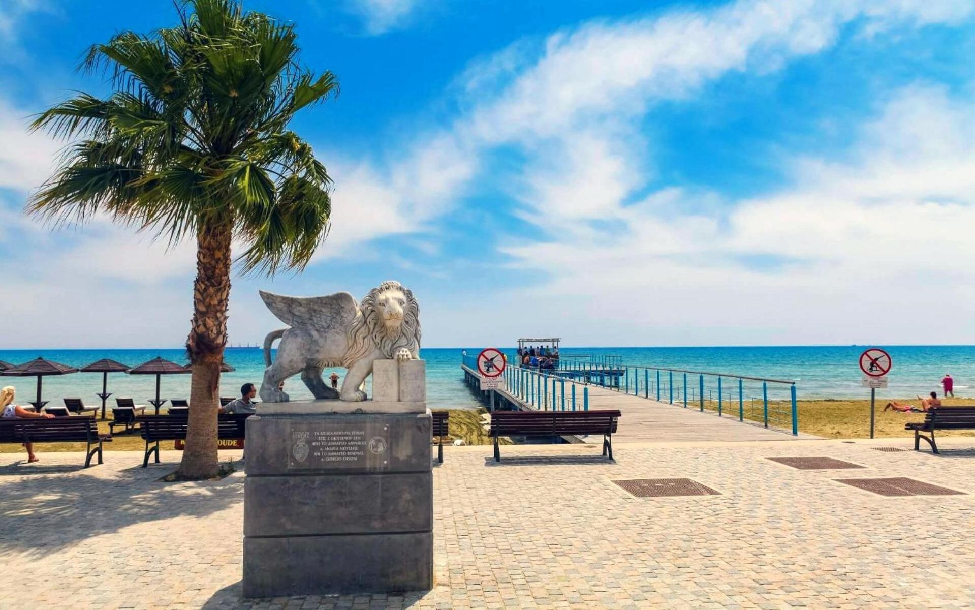 Quattro Beachfront Sea View Ap 34