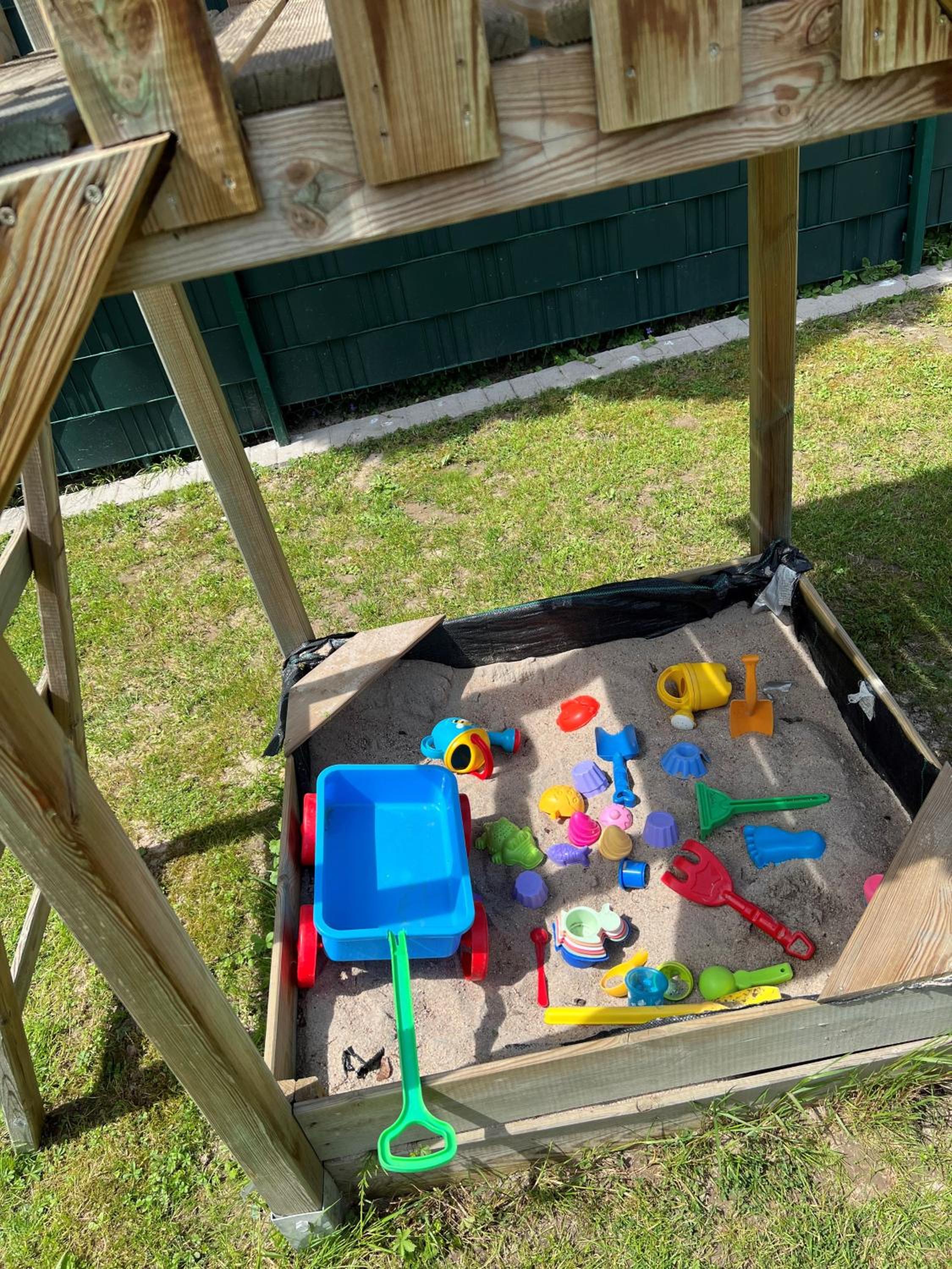 Ferienhaus mit Garten und Spieloase für Kinder