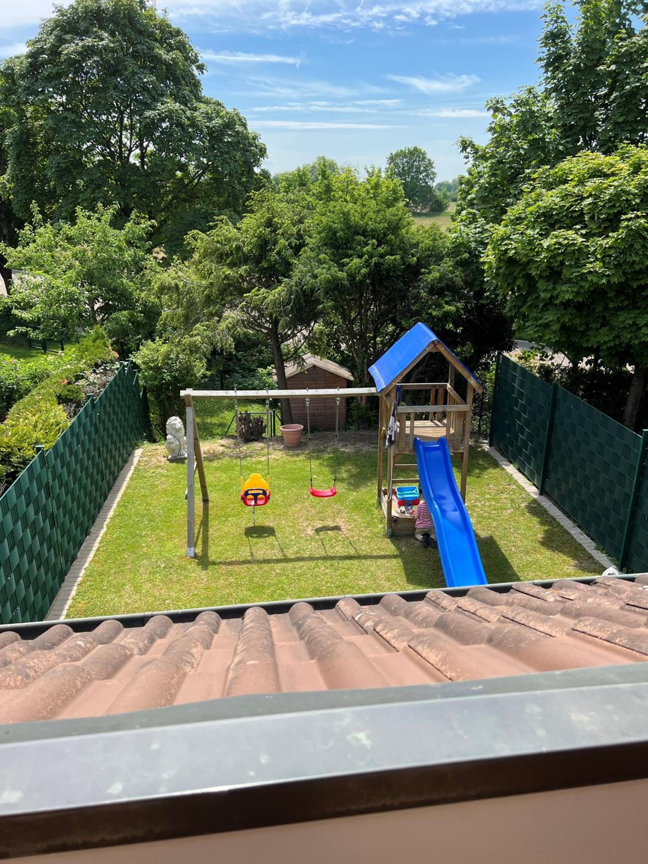 Ferienhaus mit Garten und Spieloase für Kinder