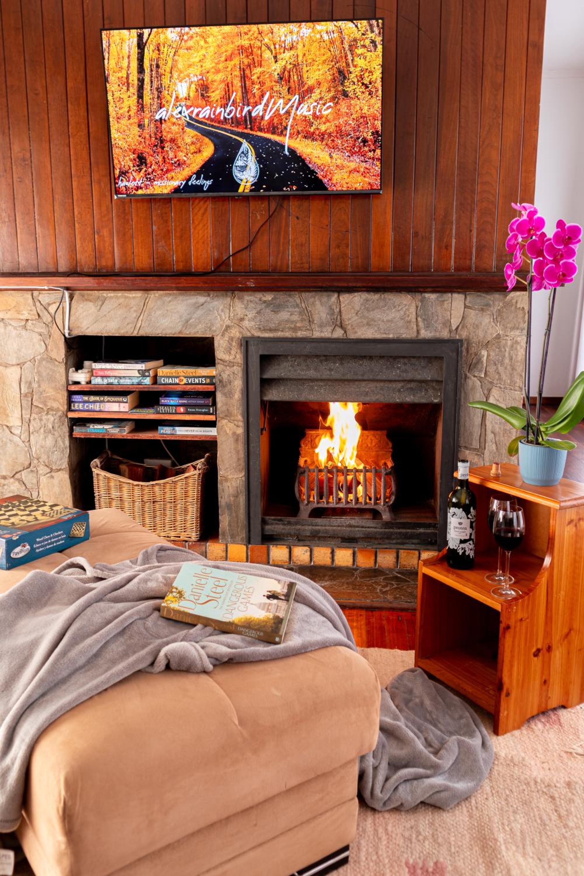 Wilderness Holiday Home - Riverside view 2