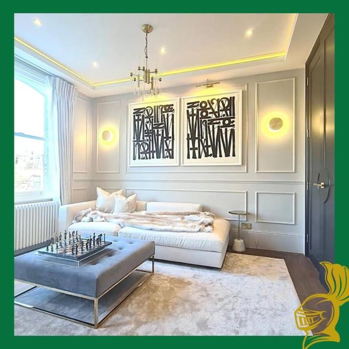 Kings Road Suite Devereux Residences view 5