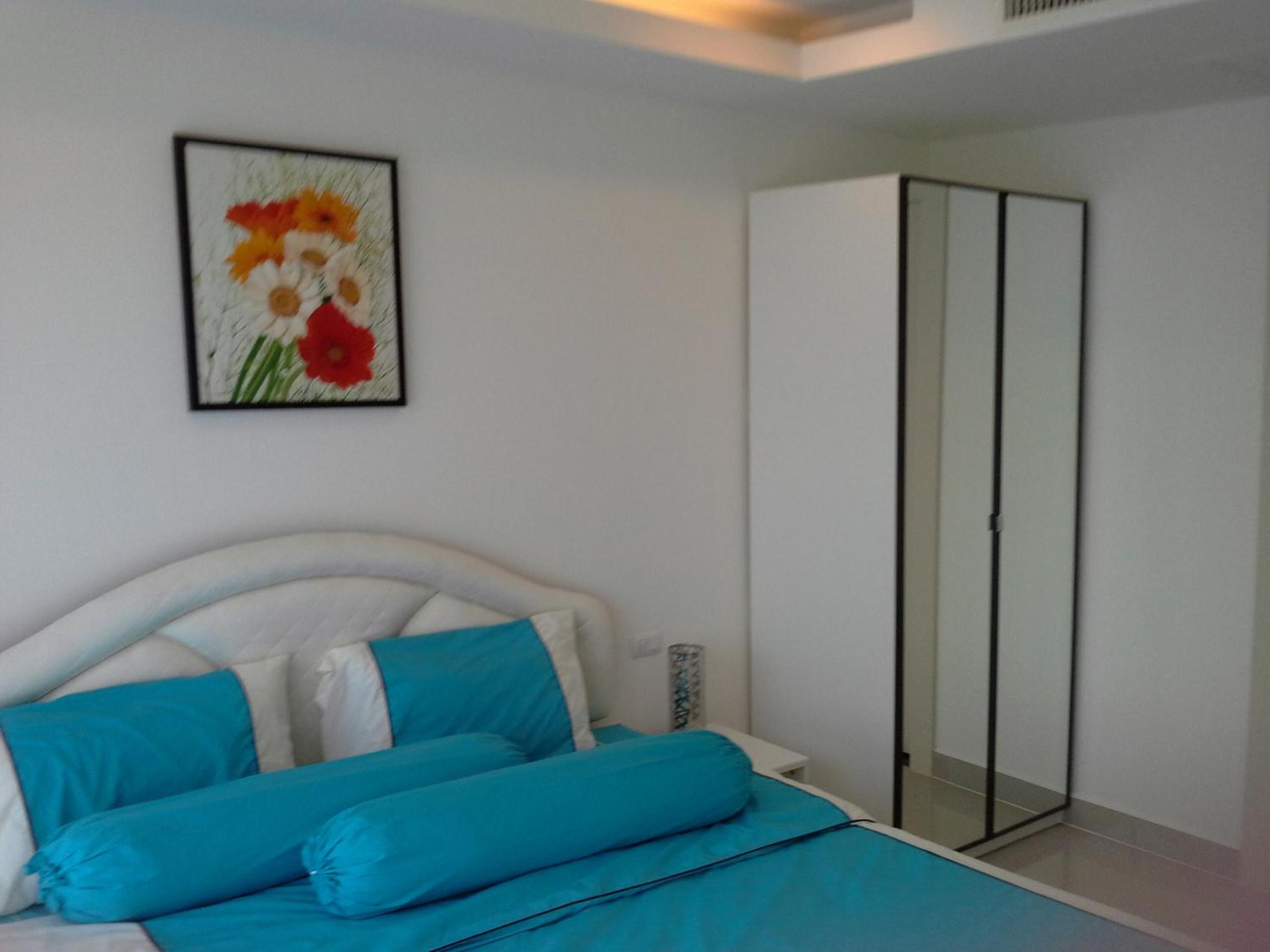 Cosy Beach View Apartments