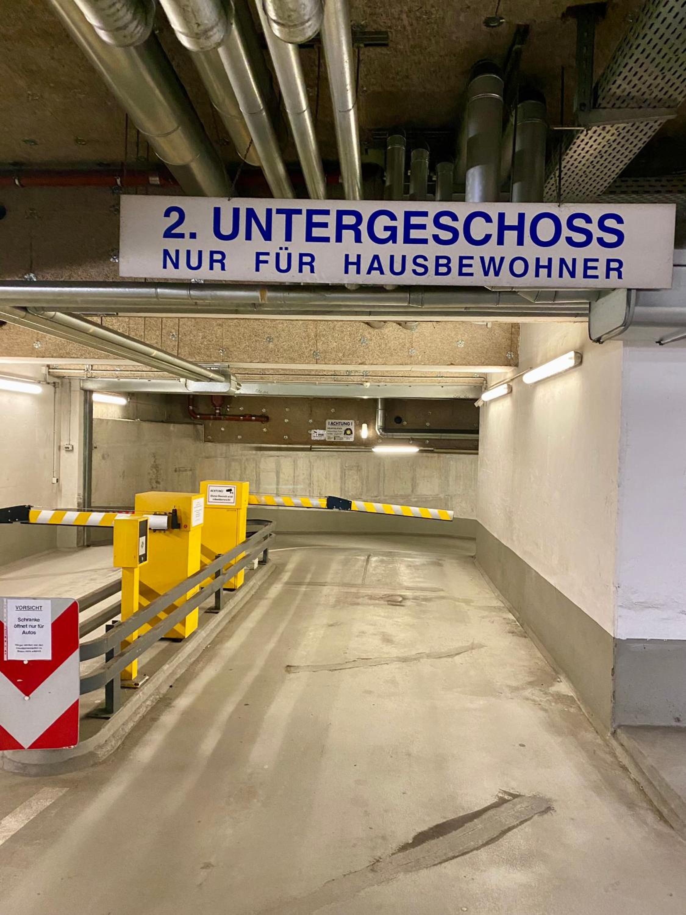 Luxury Penthouse for 8 - Center - Parking - Therme 8 min - Airport 15 min
